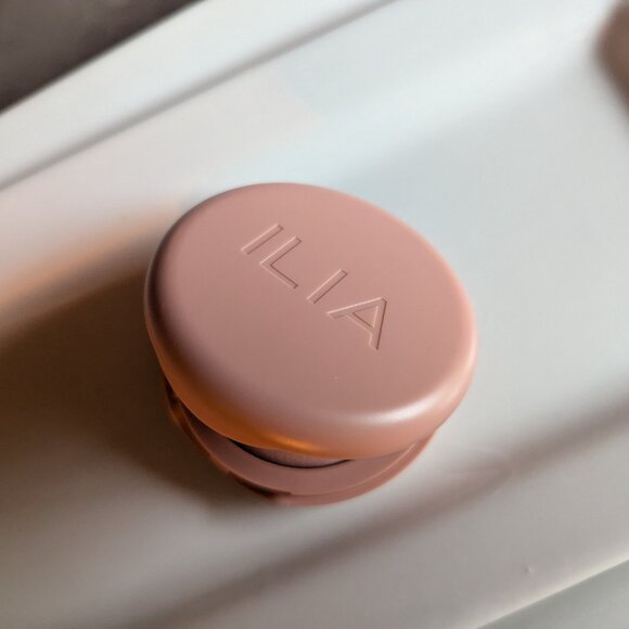 ILIA Beauty | Soft Focus Blurring Blush | Glimpse - Picture 9 of 16